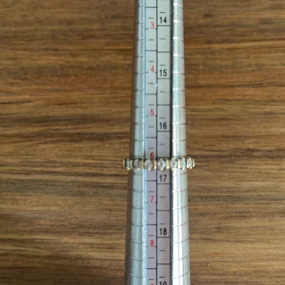 14k gold and CZ half eternity ring - Picture 5 of 9